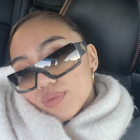 Vintage Chanel sunglasses - Picture 8 of 8